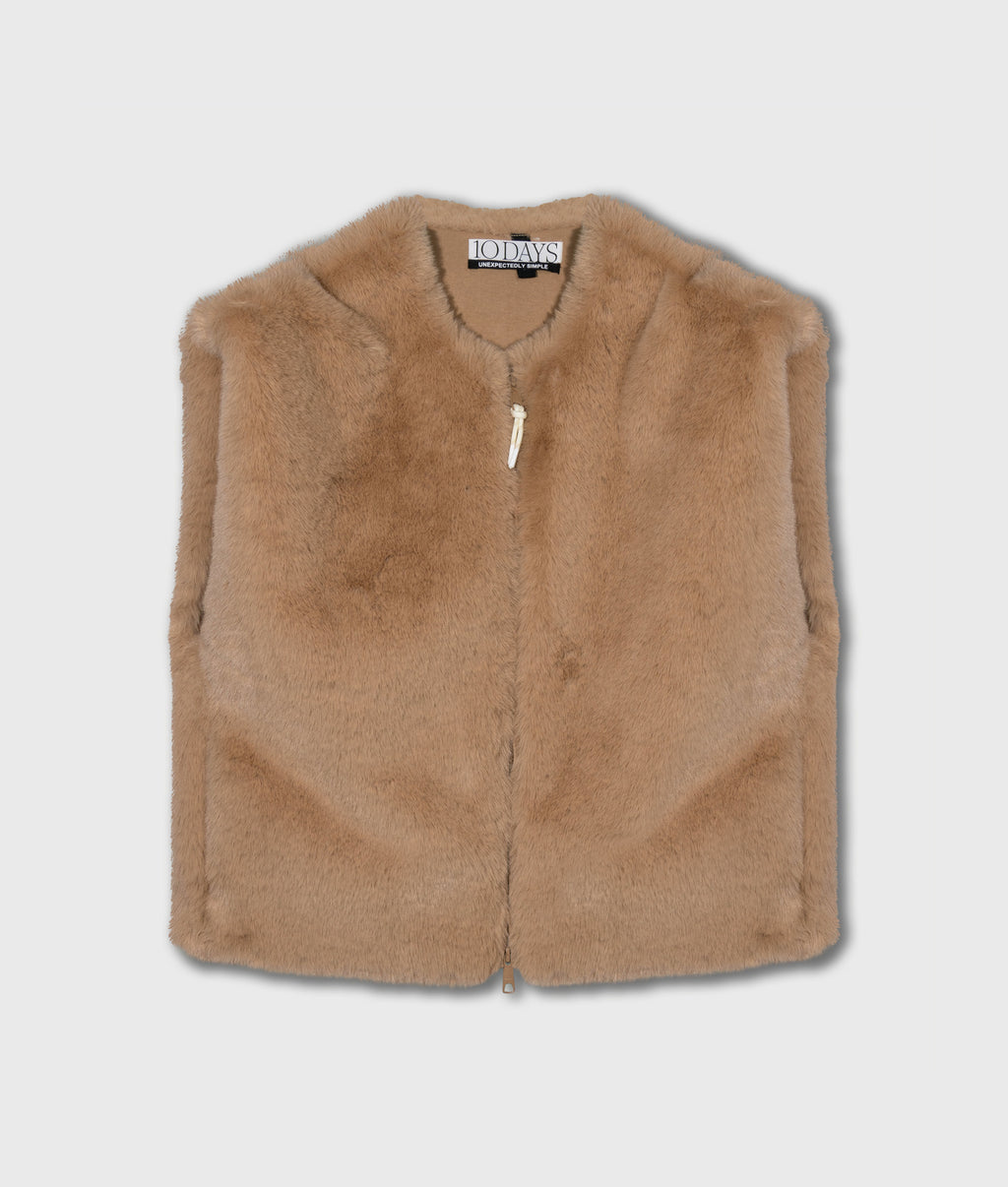 sleeveless fluffy vest | grey mango