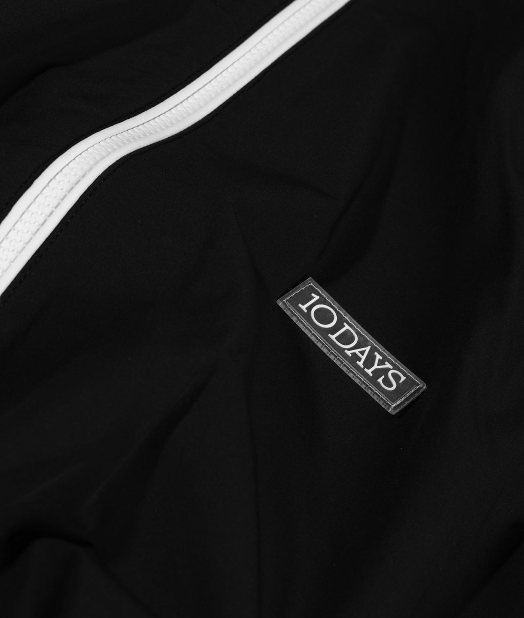 hooded travel jacket | black
