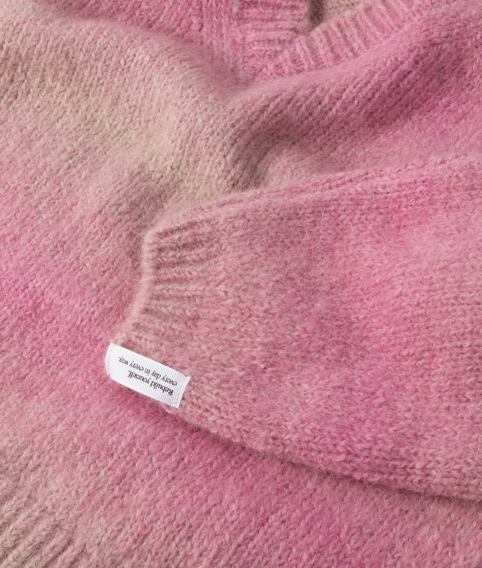v-neck sweater gradient knit | pink