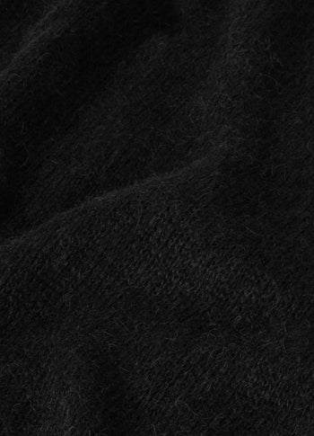 thin knit sweater | black