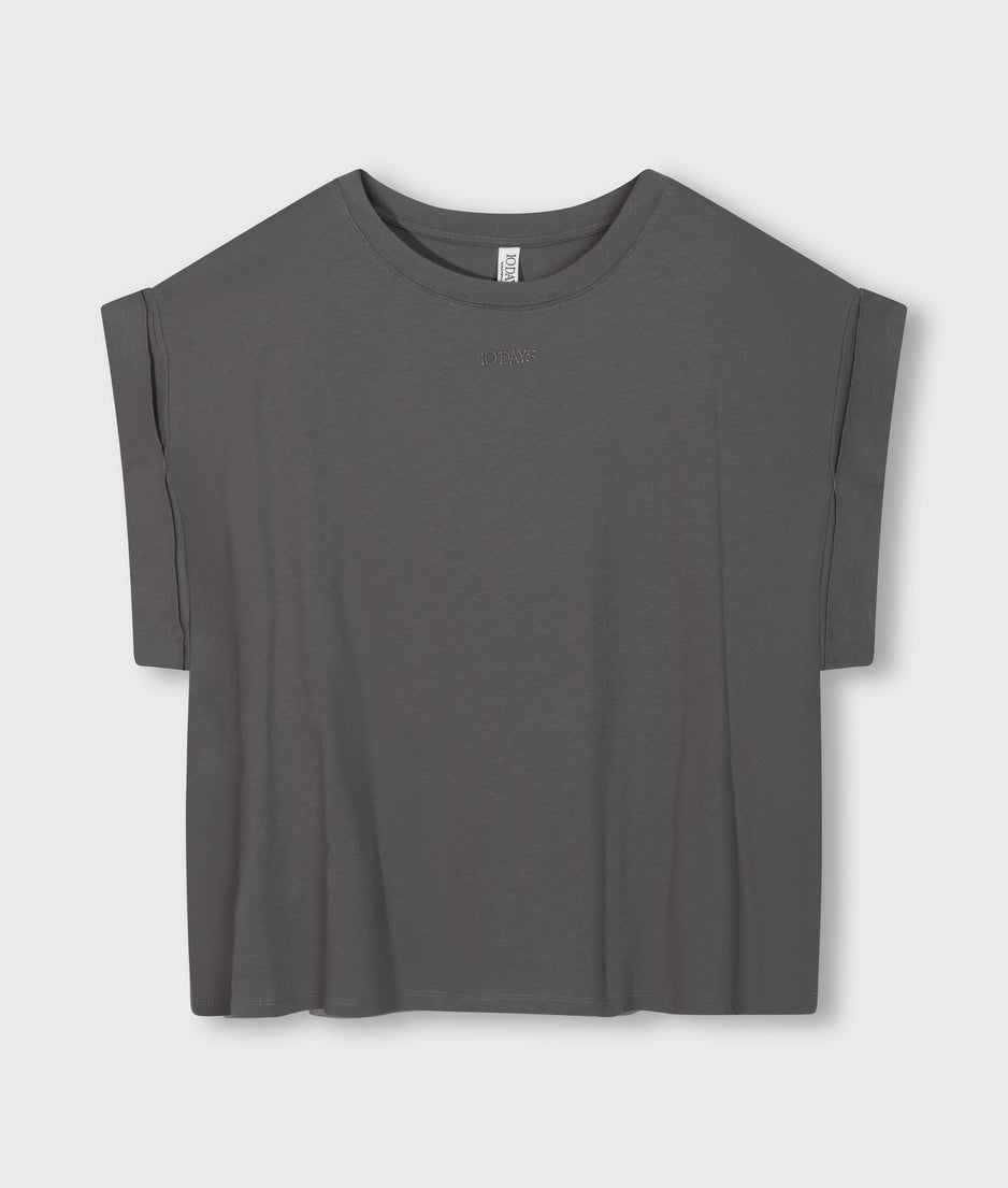 wide tee | oil
