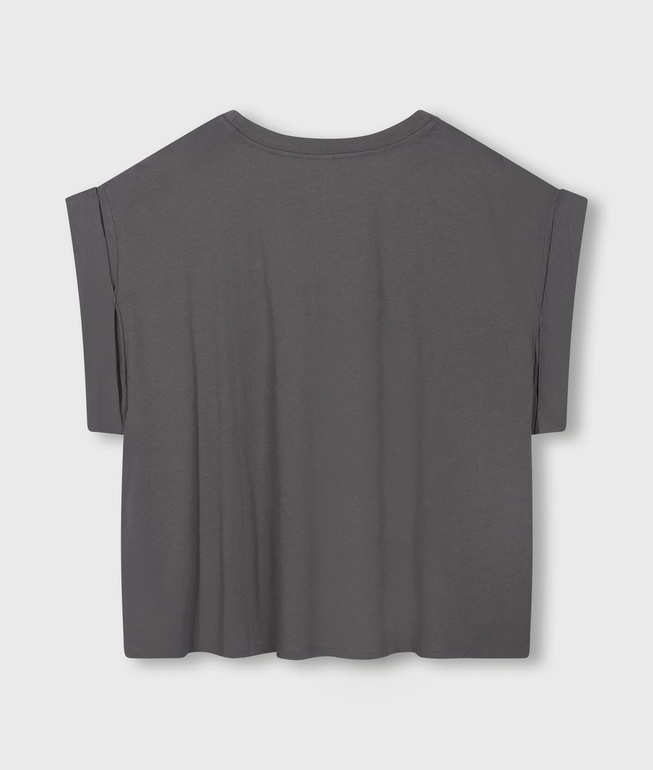 wide tee | oil