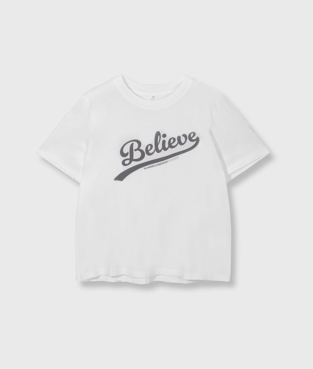 petite tee believe | white