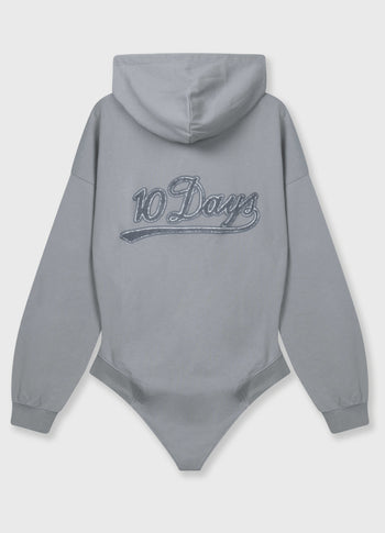 hooded body | light graphite