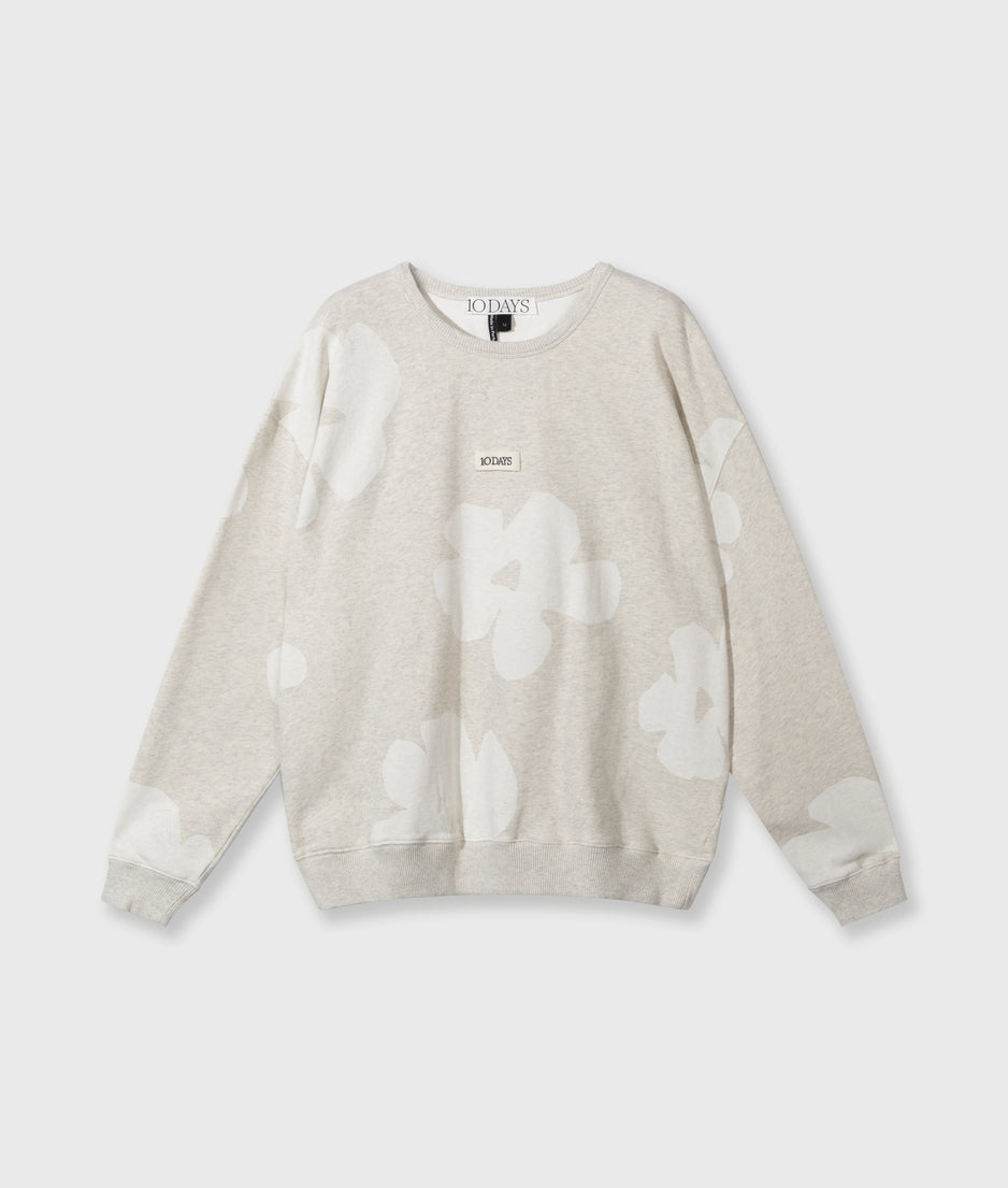 statement sweater flower | soft white melee