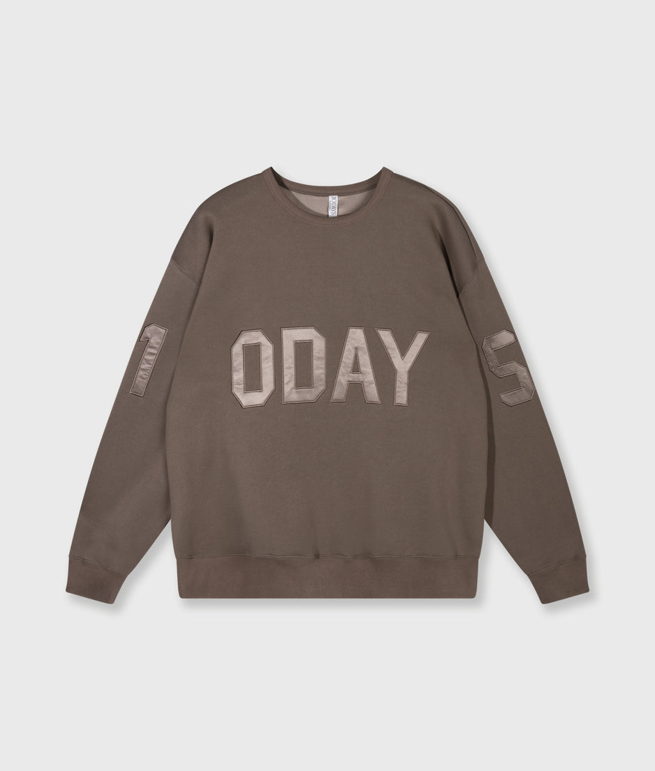 statement sweater logo | moonrock