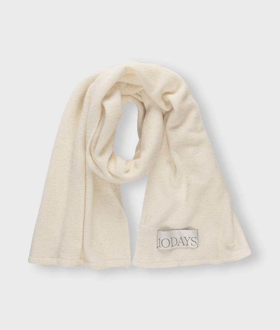 soft knit scarf | ecru