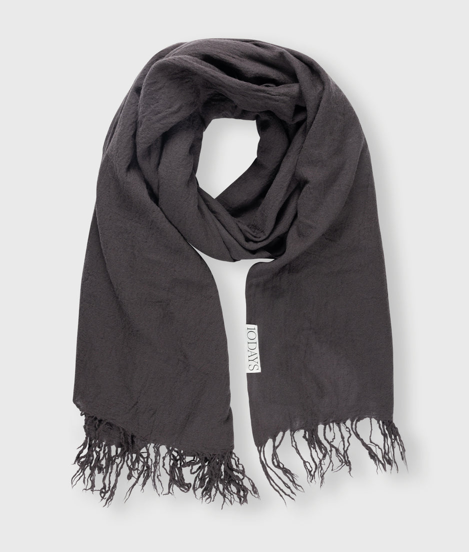 boiled wool scarf | grey raven