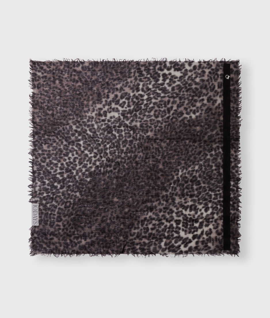 wool bandana leopard | soft white melee