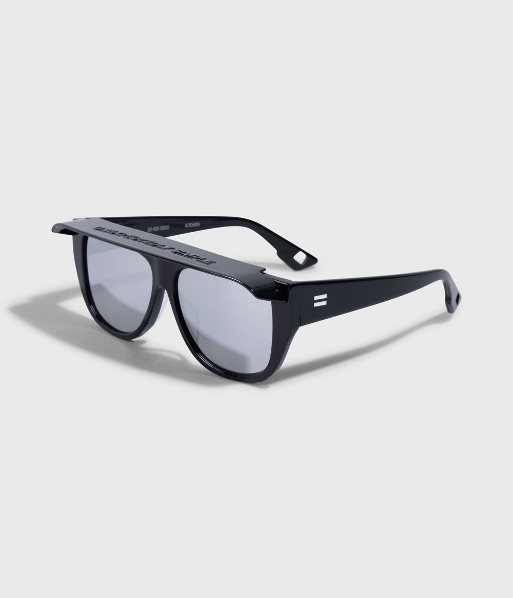 the statement sunglasses | black
