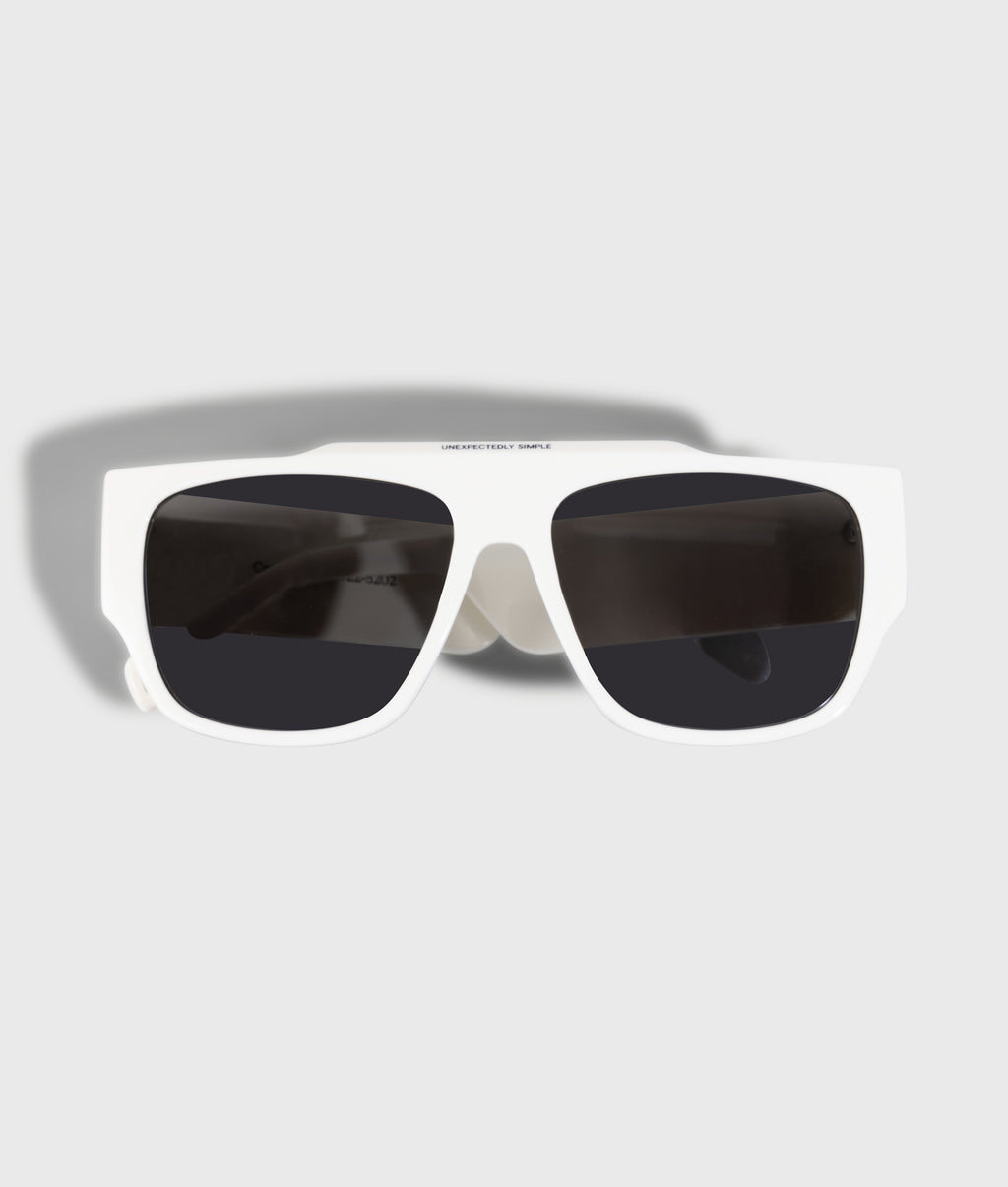 the iconic sunglasses | ecru