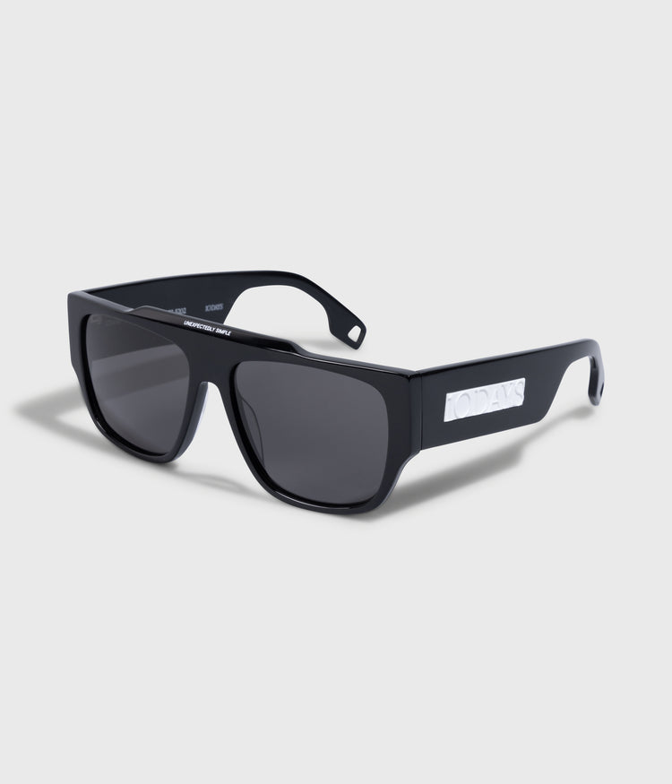 the iconic sunglasses | black