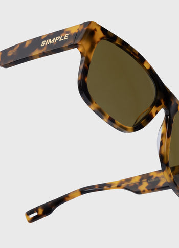 the essential sunglasses | black