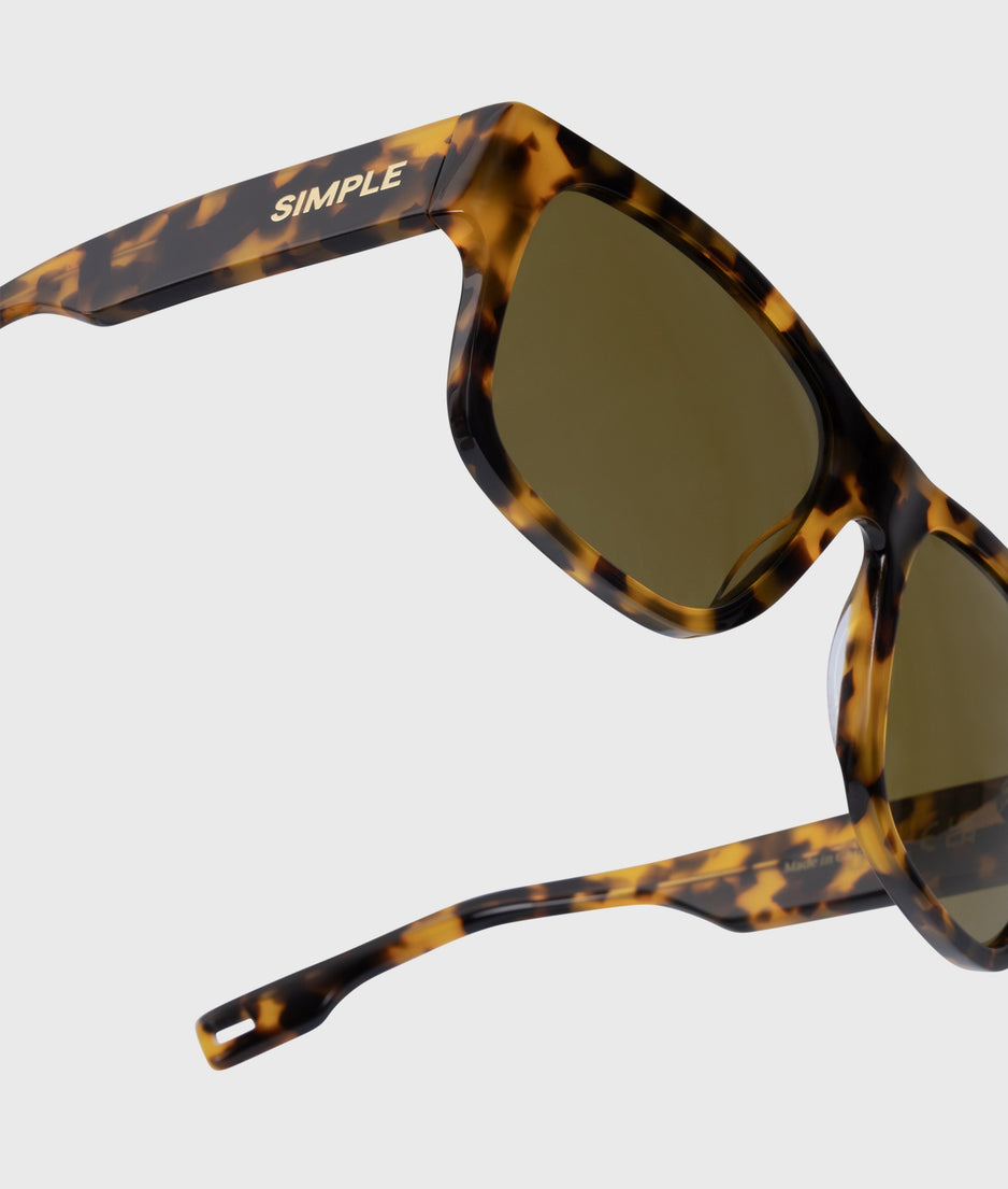 the essential sunglasses | black