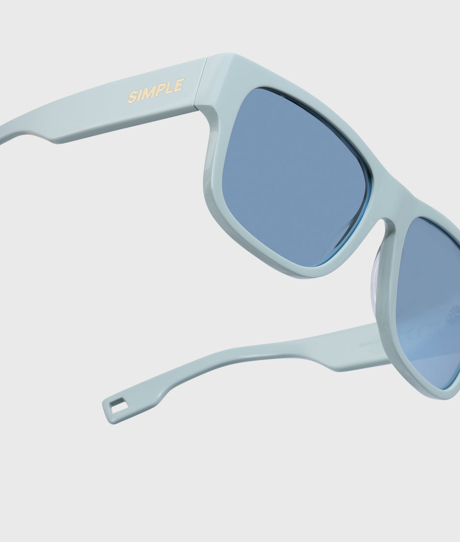 the essential sunglasses | blue haze