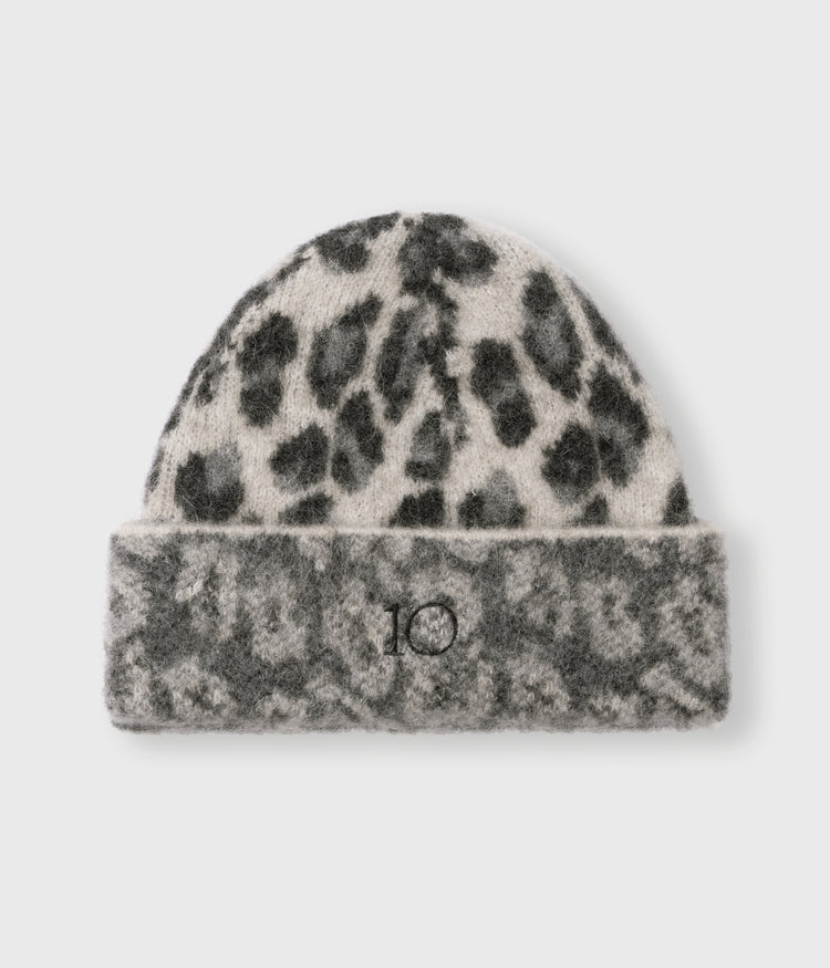 knit beanie leopard | soft white melee