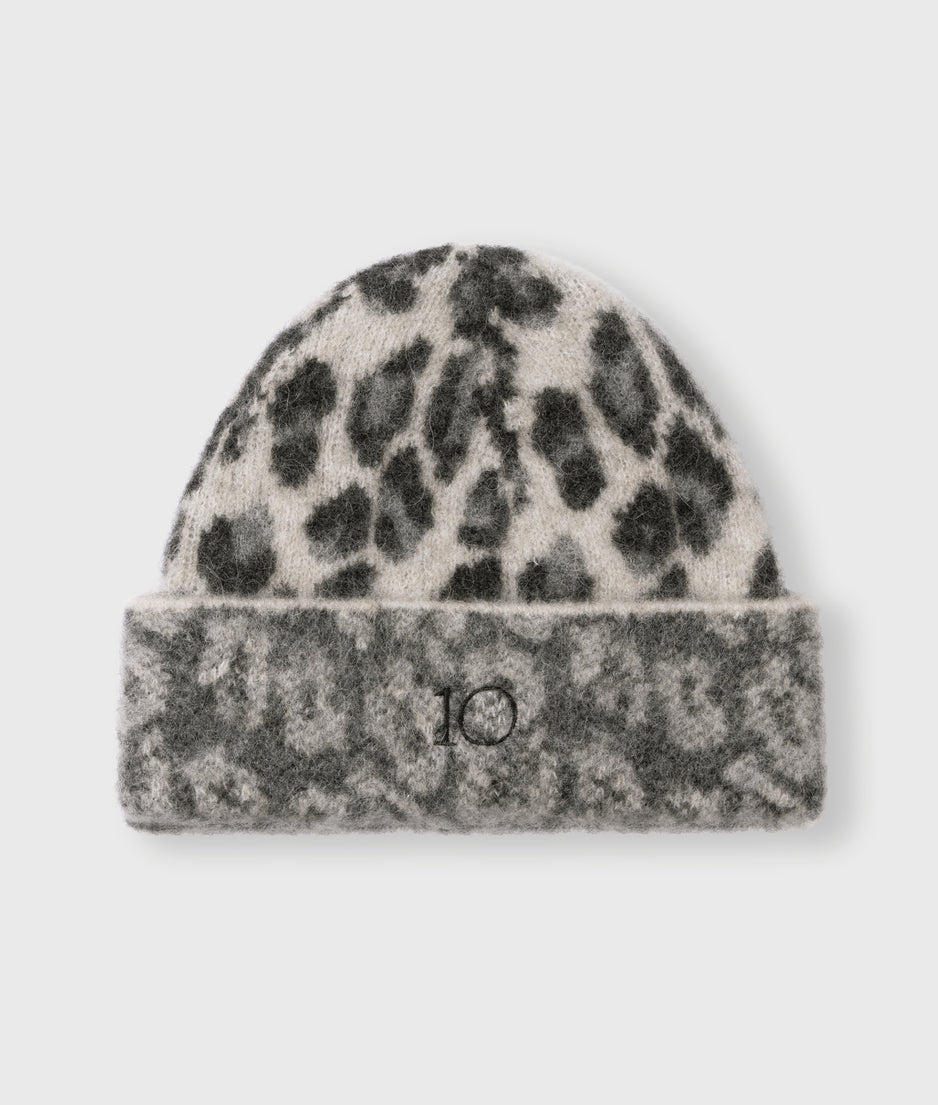 knit beanie leopard | soft white melee