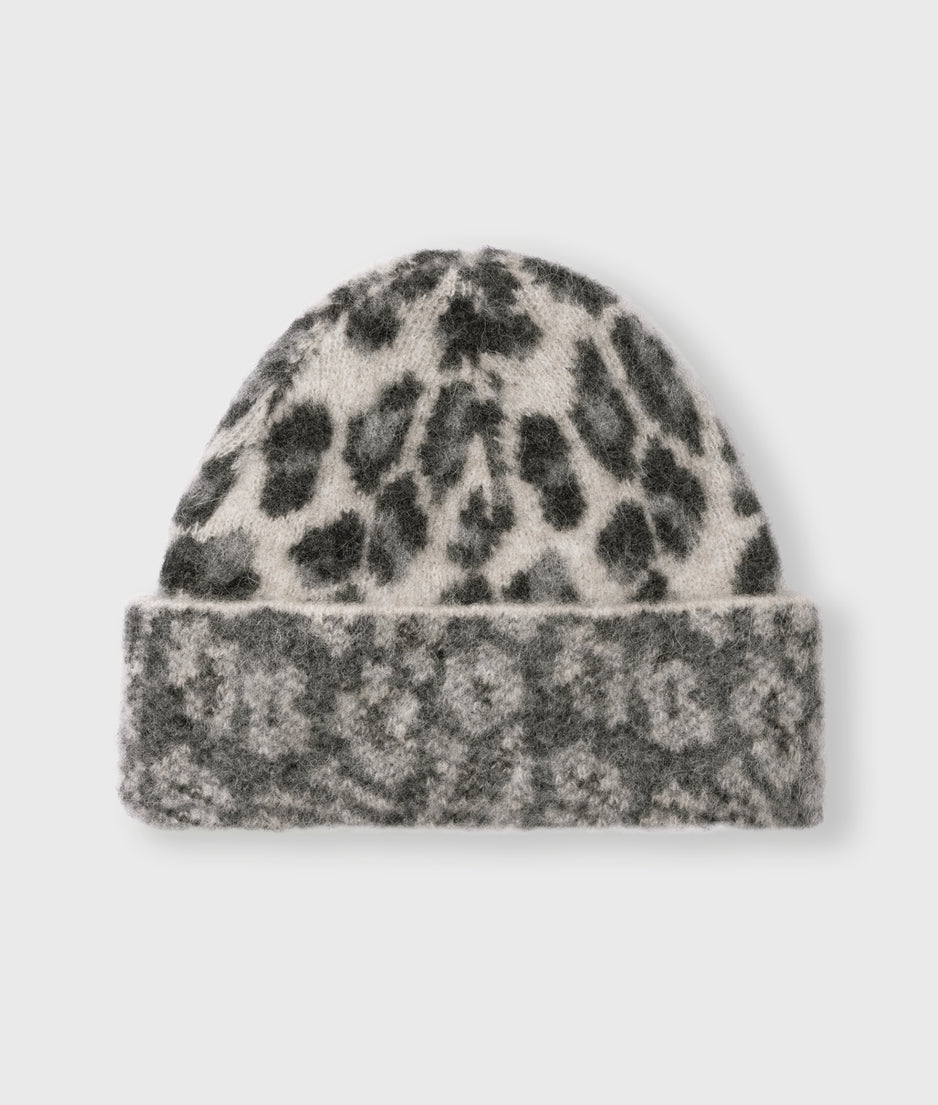 knit beanie leopard | soft white melee