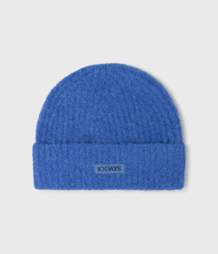 hairy beanie | ultramarine