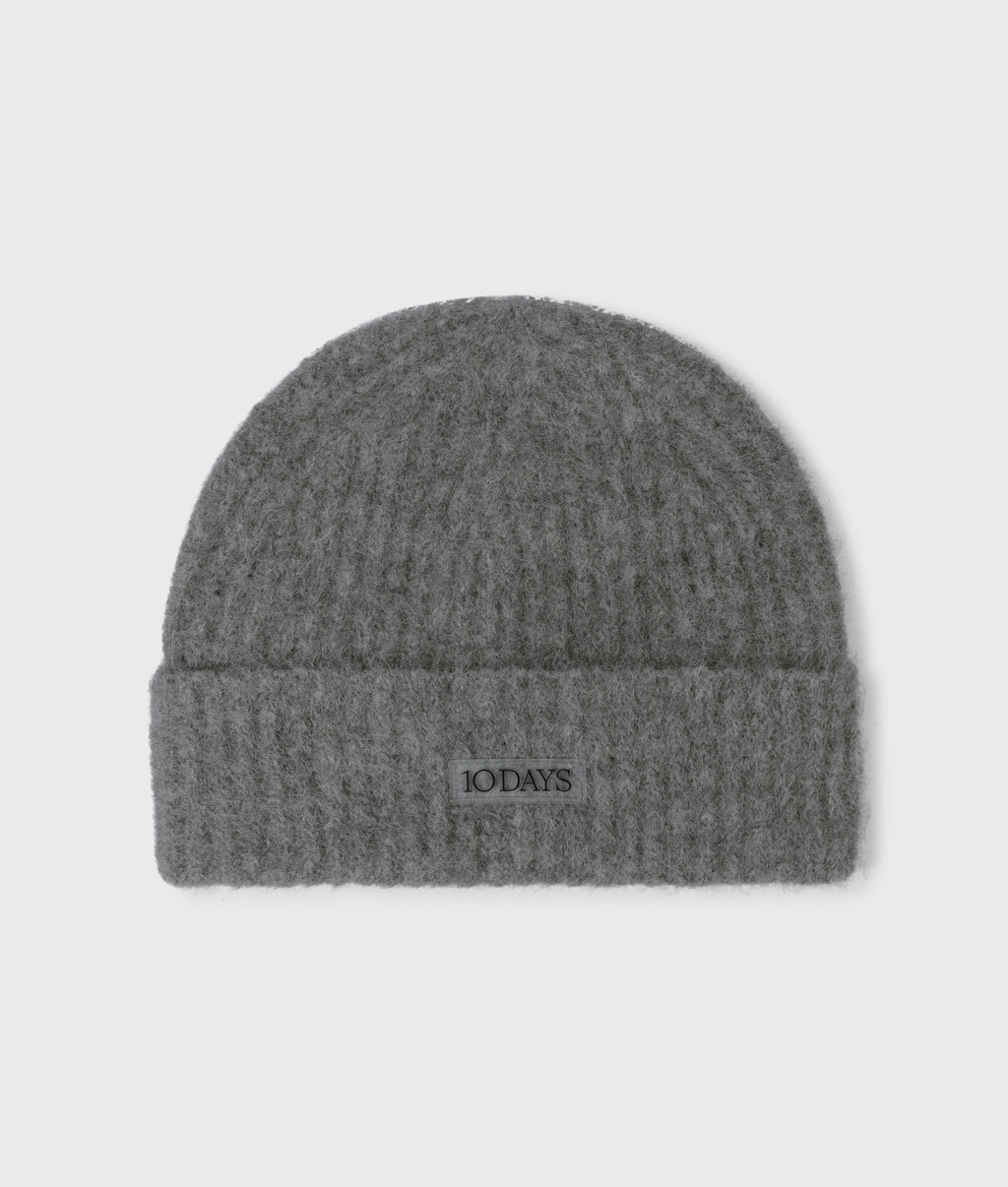 hairy beanie | grey melee