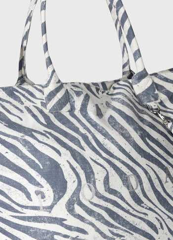 beach shopper zebra | light vanilla