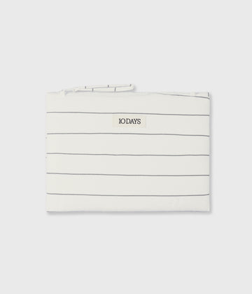 first class clutch medium | ecru