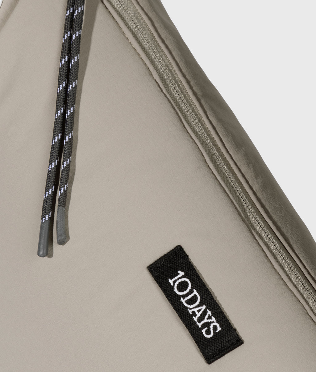 easy travel shoulder bag | fog