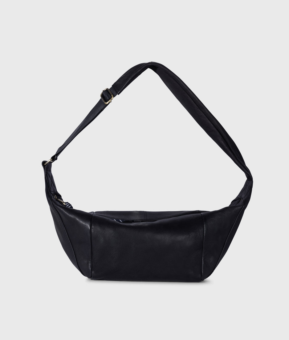 leather banana bag | black