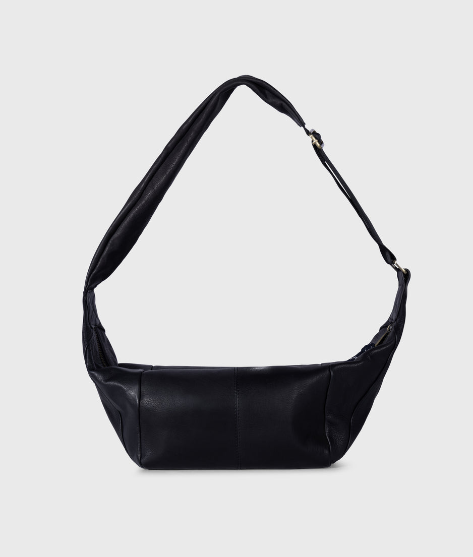 leather banana bag | black