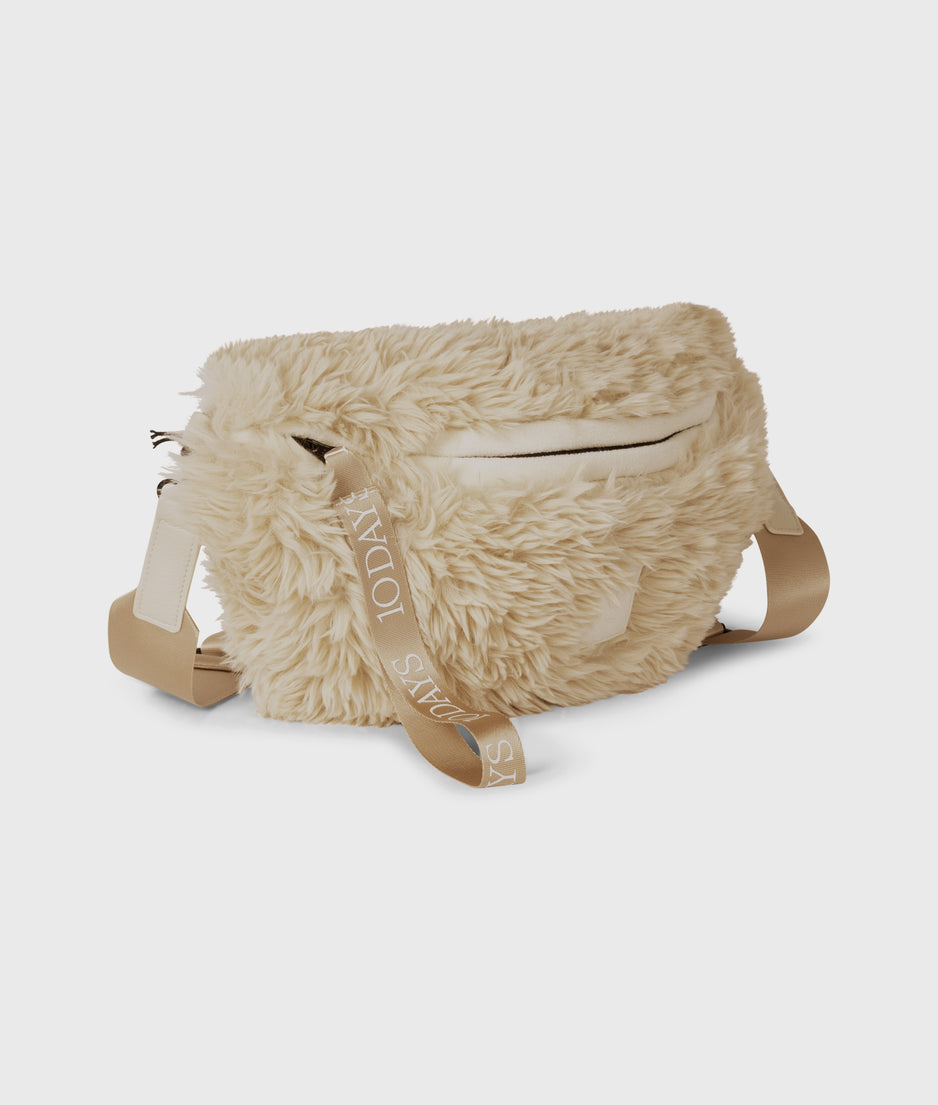 fluffy cross body bag | pearl
