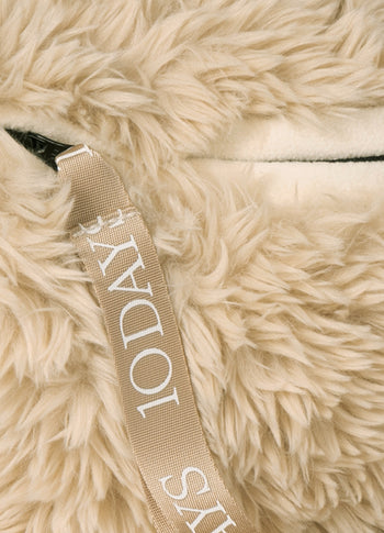 fluffy cross body bag | pearl