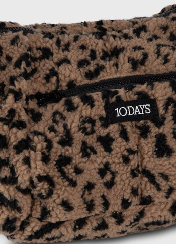 banana bag leopard | dark fudge