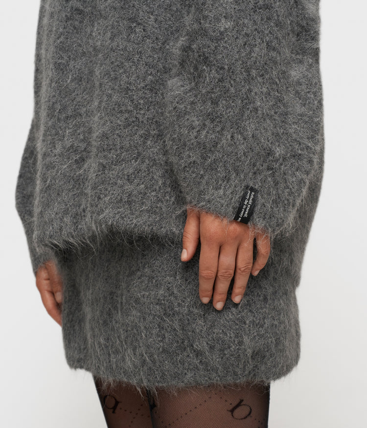 v-neck hairy knit sweater | antra melee