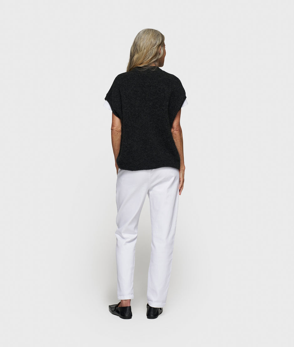 soft v-neck knit gilet | antra melee