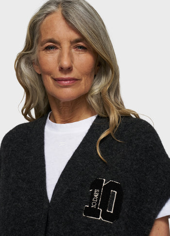 soft v-neck knit gilet | antra melee