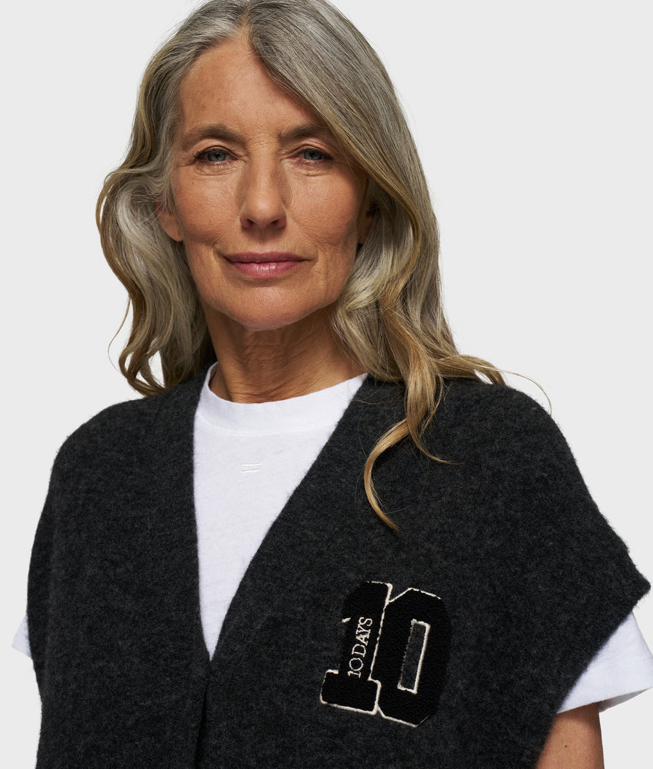 soft v-neck knit gilet | antra melee