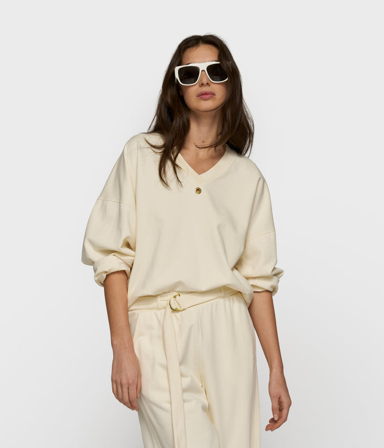 sweater v-neck fleece | soft vanilla