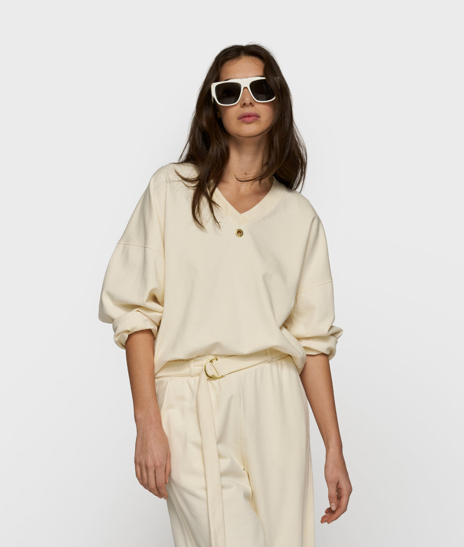 sweater v-neck fleece | soft vanilla