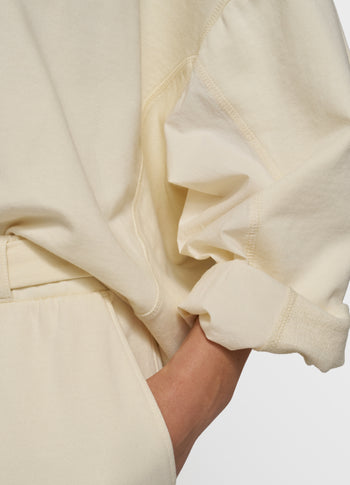 sweater v-neck fleece | soft vanilla