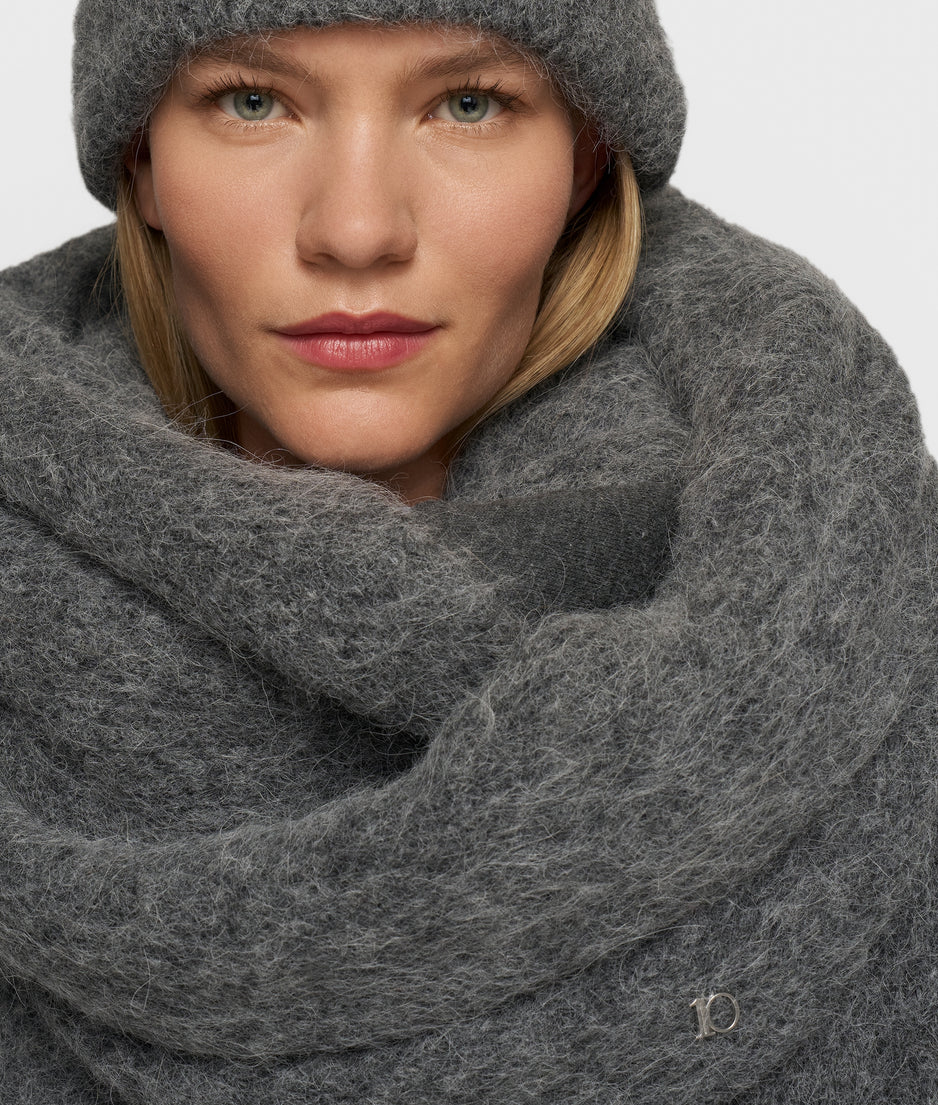 round hairy knit scarf | antra melee