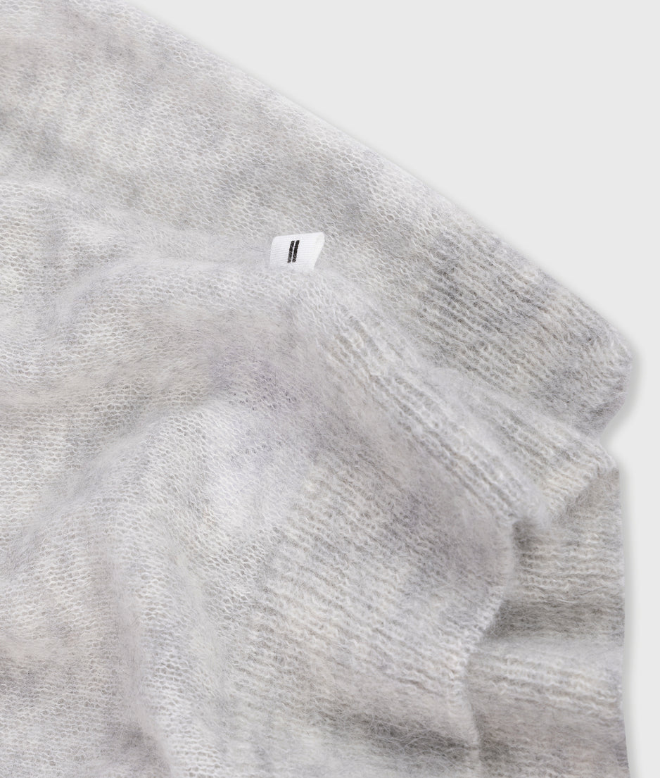 THE V-NECK KNIT SWEATER | light grey melee