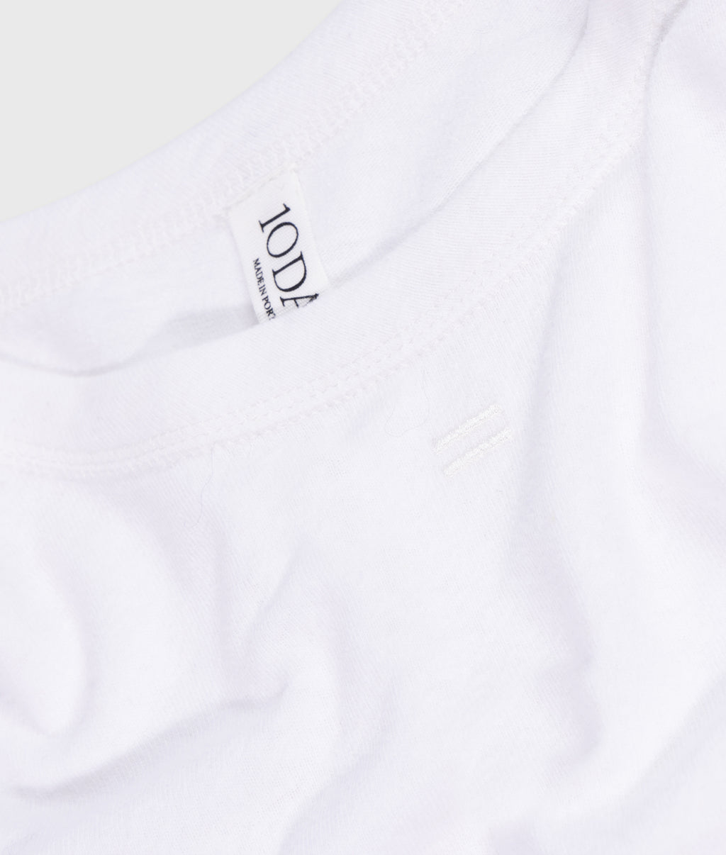 THE PETITE TEE | white