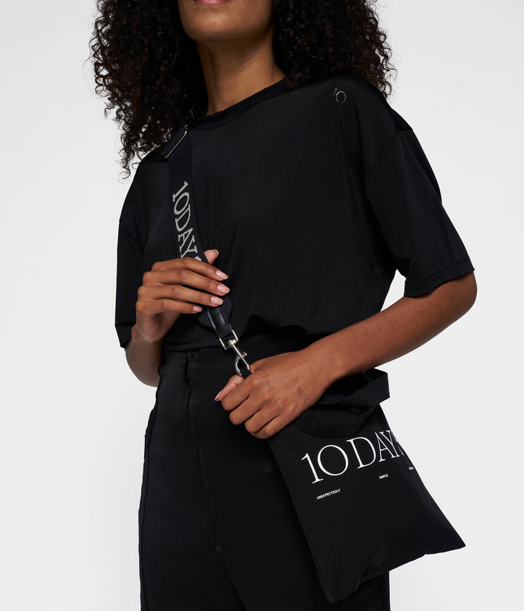 logo strap | black