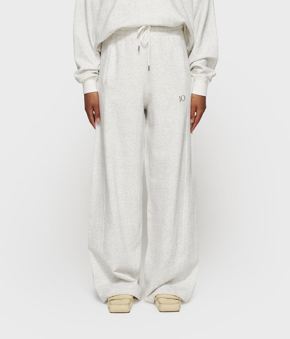 western jogger | white melee