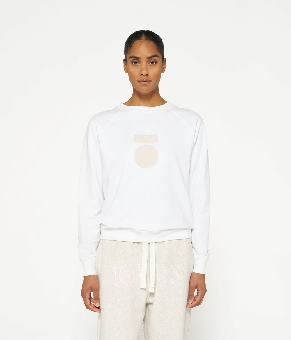 THE CREW NECK SWEATER | white