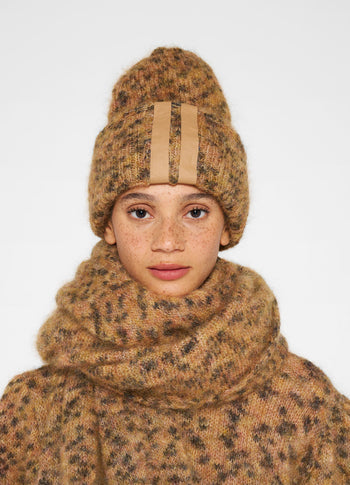 knitted scarf leopard | saddle brown