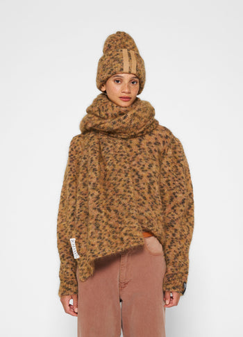 knitted scarf leopard | saddle brown
