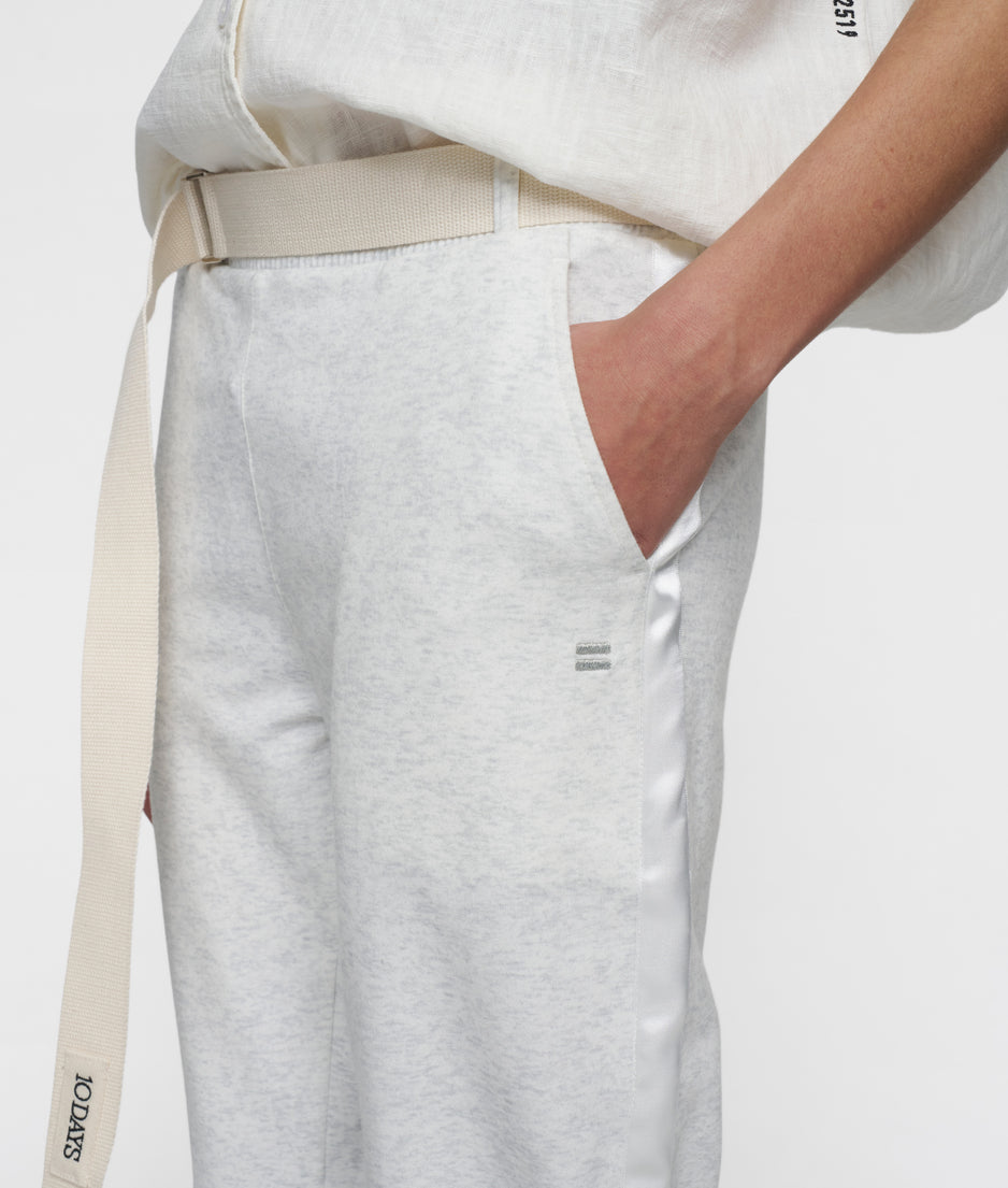belted cropped jogger | white melee