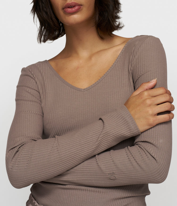 v-neck long sleeve top | moonrock