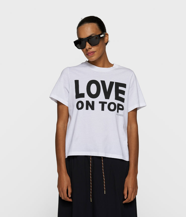 love petite tee | white
